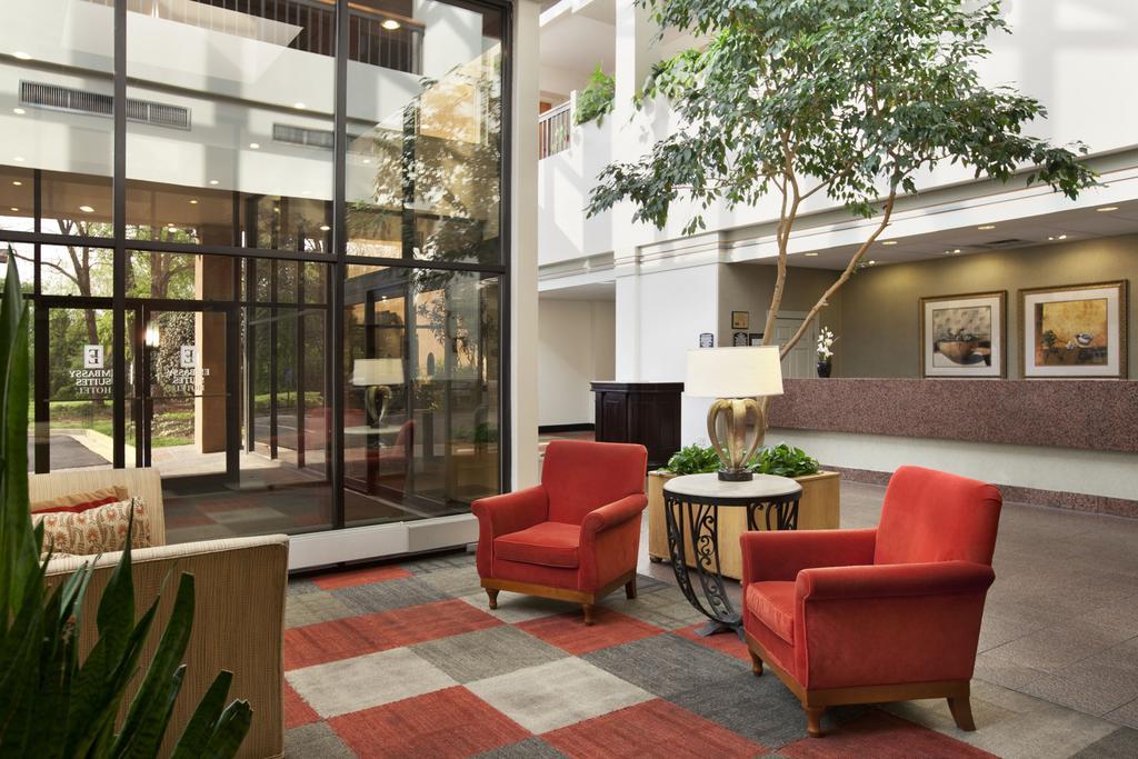 Embassy Suites By Hilton Atlanta Perimeter Center Sandy Springs Exterior photo