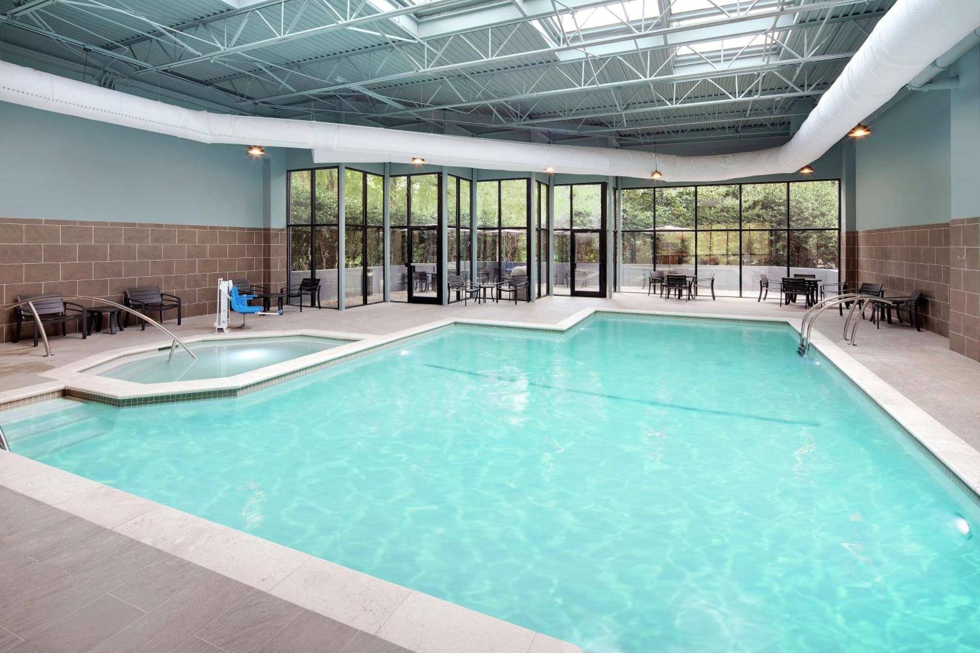 Embassy Suites By Hilton Atlanta Perimeter Center Sandy Springs Exterior photo