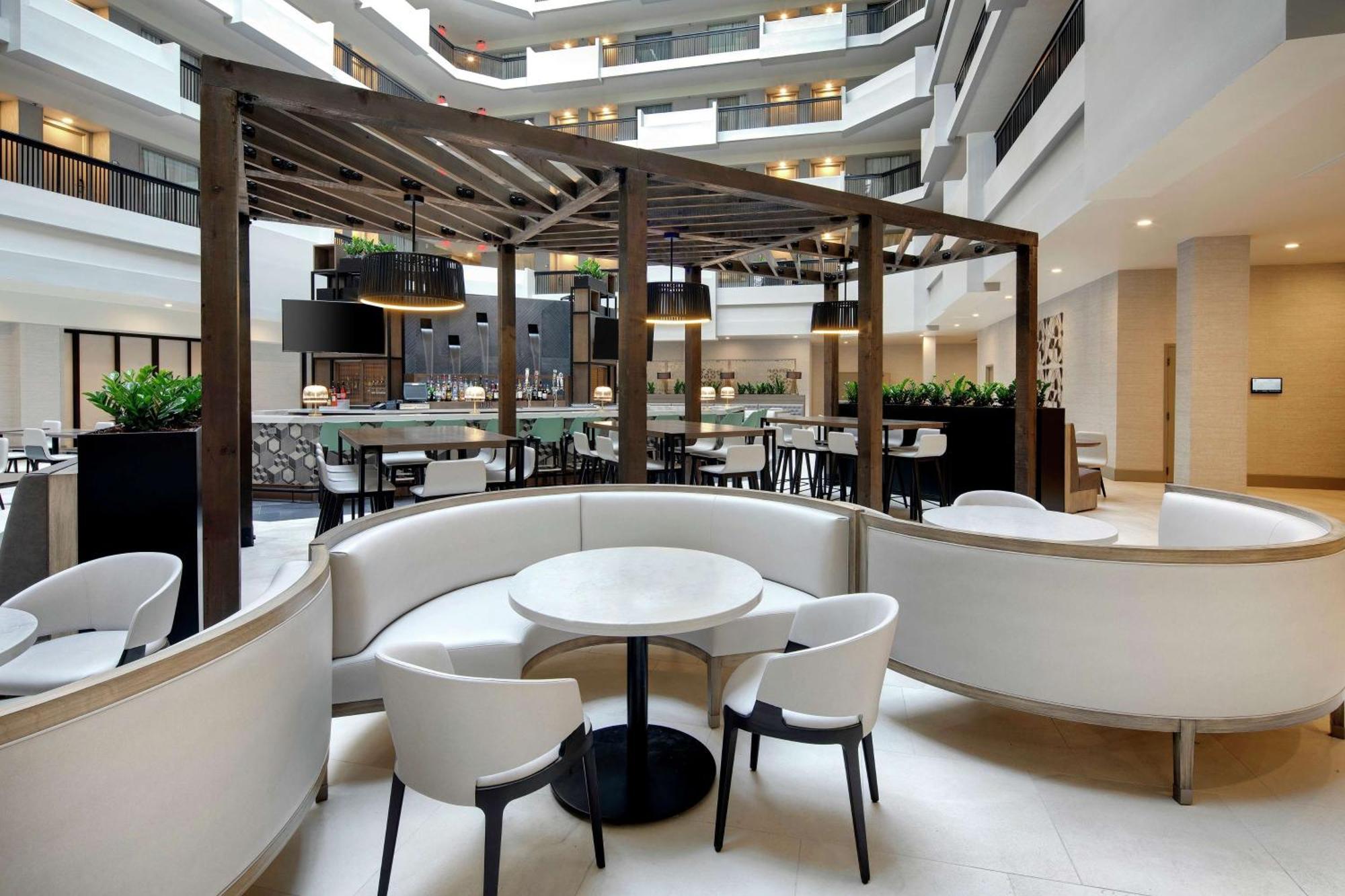 Embassy Suites By Hilton Atlanta Perimeter Center Sandy Springs Exterior photo